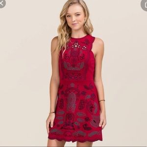 Franchesca Maile NWOT Embroidered Runway Dress Size Small